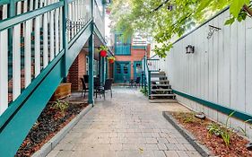 North House - Beautiful Vieux 2 Bedroom Apt